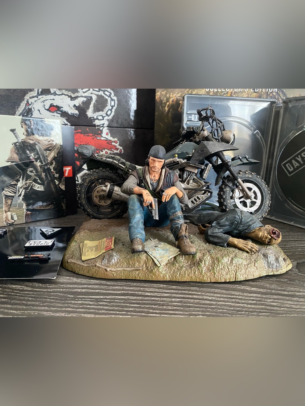 Days Gone Collector's Edition Statue  (PS4)